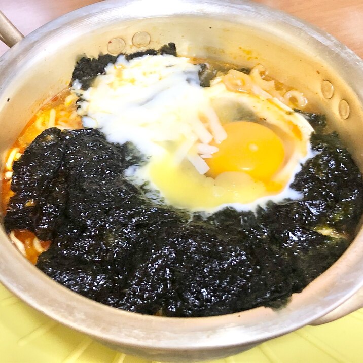 簡単⭐韓国海苔と卵入り辛ラーメン